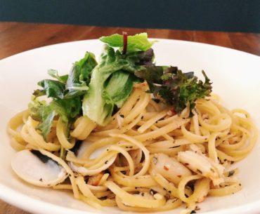 Crabmeat Vongole Linguine - Two Bakers