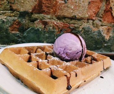 Kyoho Grape Cream with Waffle - Sunday Market