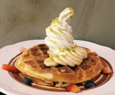 Soft Serve Froyo on Waffle - Twenty Grammes