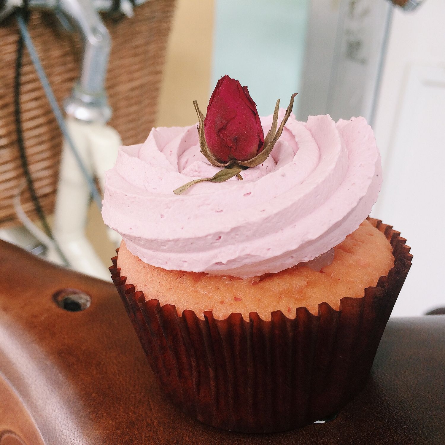 Ispahan Cupcake - Fluff Bakery