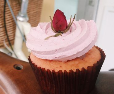Ispahan Cupcake - Fluff Bakery