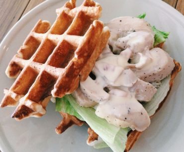 Chicken & Bacon on Waffle - Grin Affair