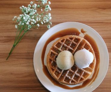 Orh Nee and Sicilia Pistachio Ice Cream with Waffle - Double Scoops