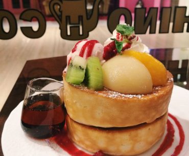 Pancake Soufflé with Peach - Hoshino Coffee Singapore