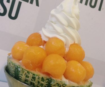 Melon Snow Milk Bingsu - Snowman Desserts