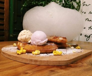 Cotton-Pop Waffle with Ice Cream - Bunny and Pony