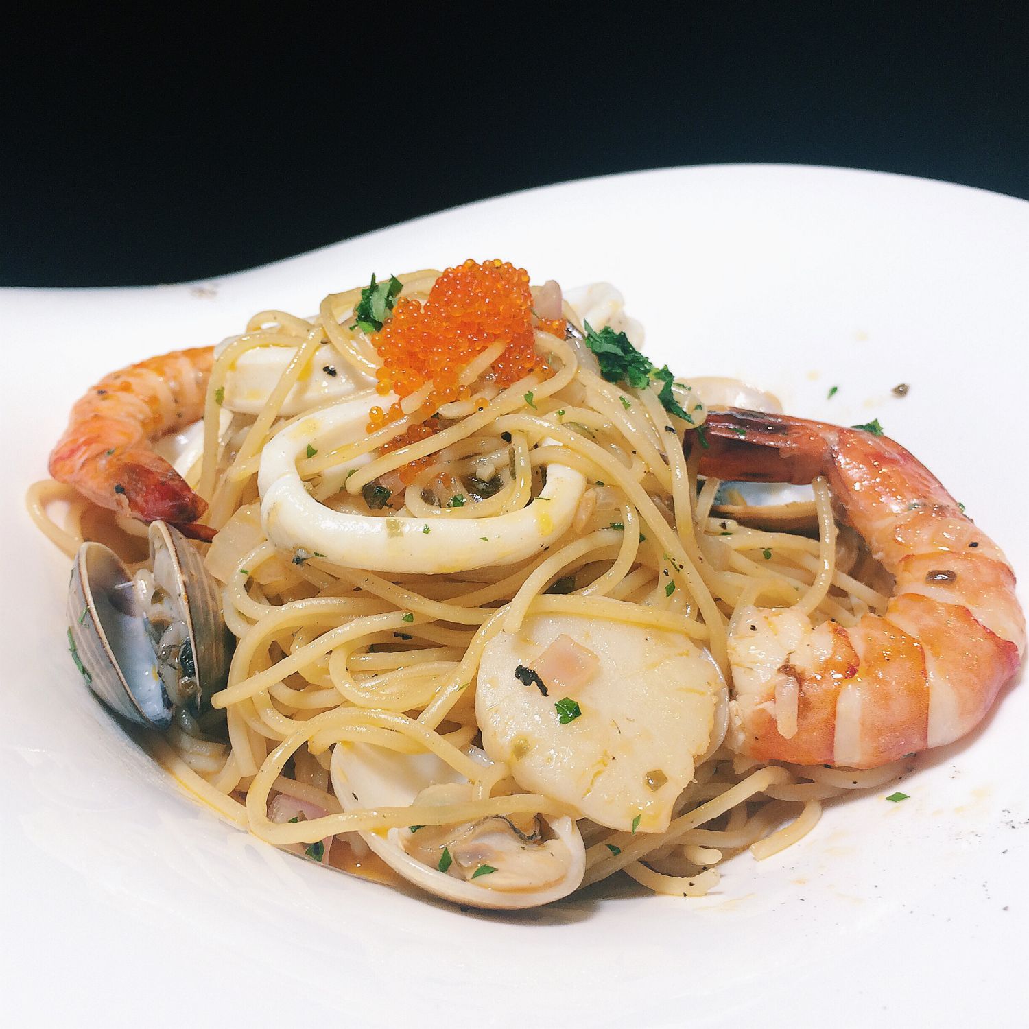 Seafood Aglio Olio - KINS Restaurant