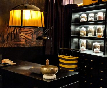 six senses duxton chinese medicine consultation room