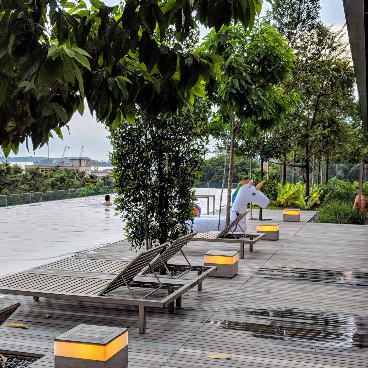 oakwood premier oue singapore outdoor infinity pool