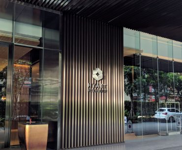 Hyatt Regency Bangkok Sukhumvit entrance