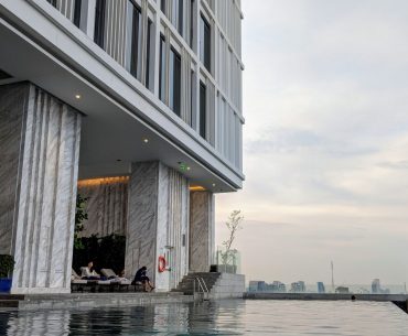 137 pillars hotel sukhumvit bangkok main pool