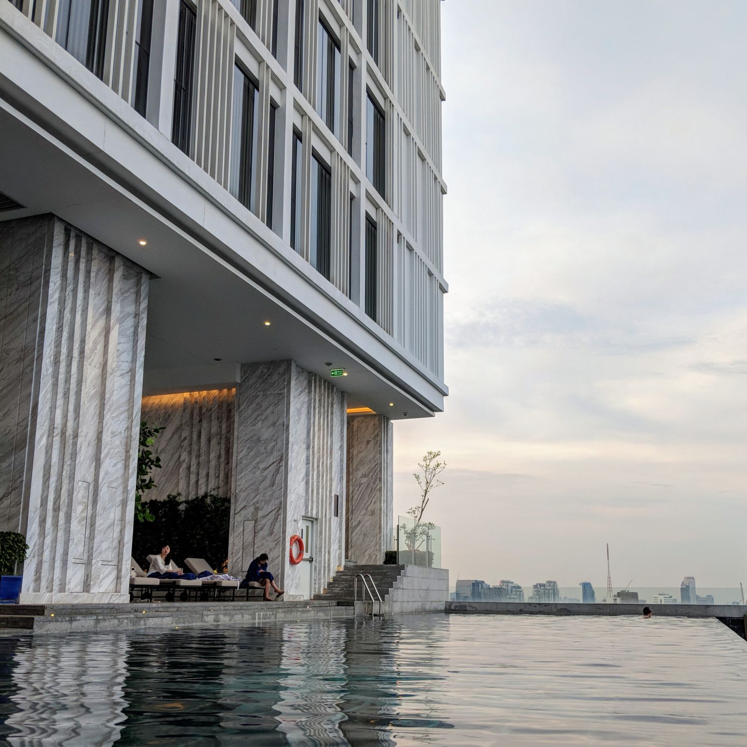 137 pillars hotel sukhumvit bangkok main pool