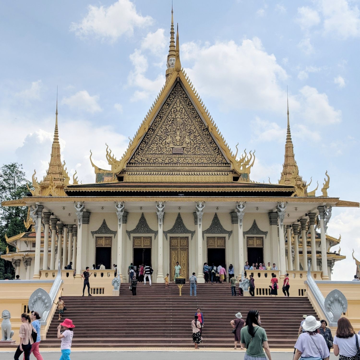 rosewood phnom penh city tour royal palace