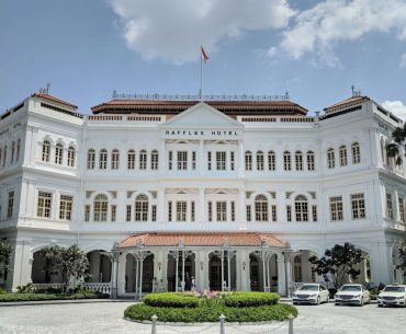 raffles hotel singapore day facade