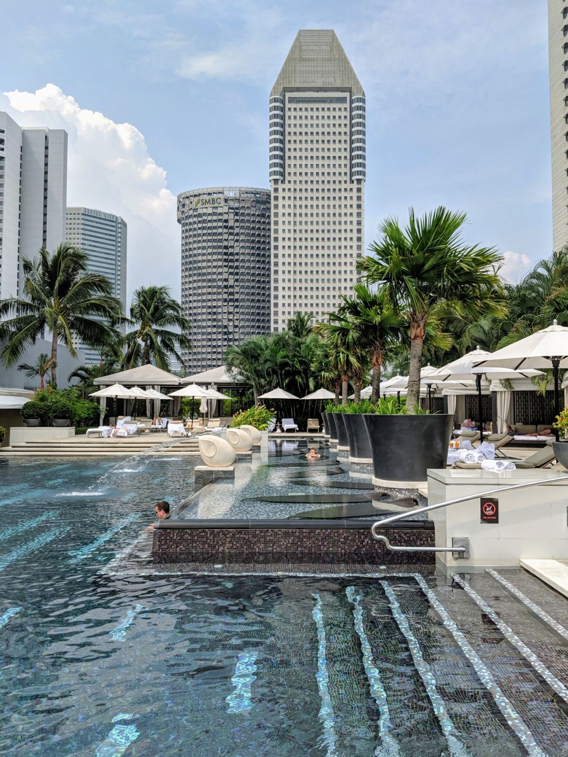 mandarin oriental singapore swimming pool