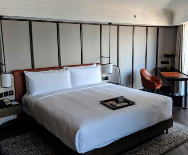 fairmont singapore signature gold king suite