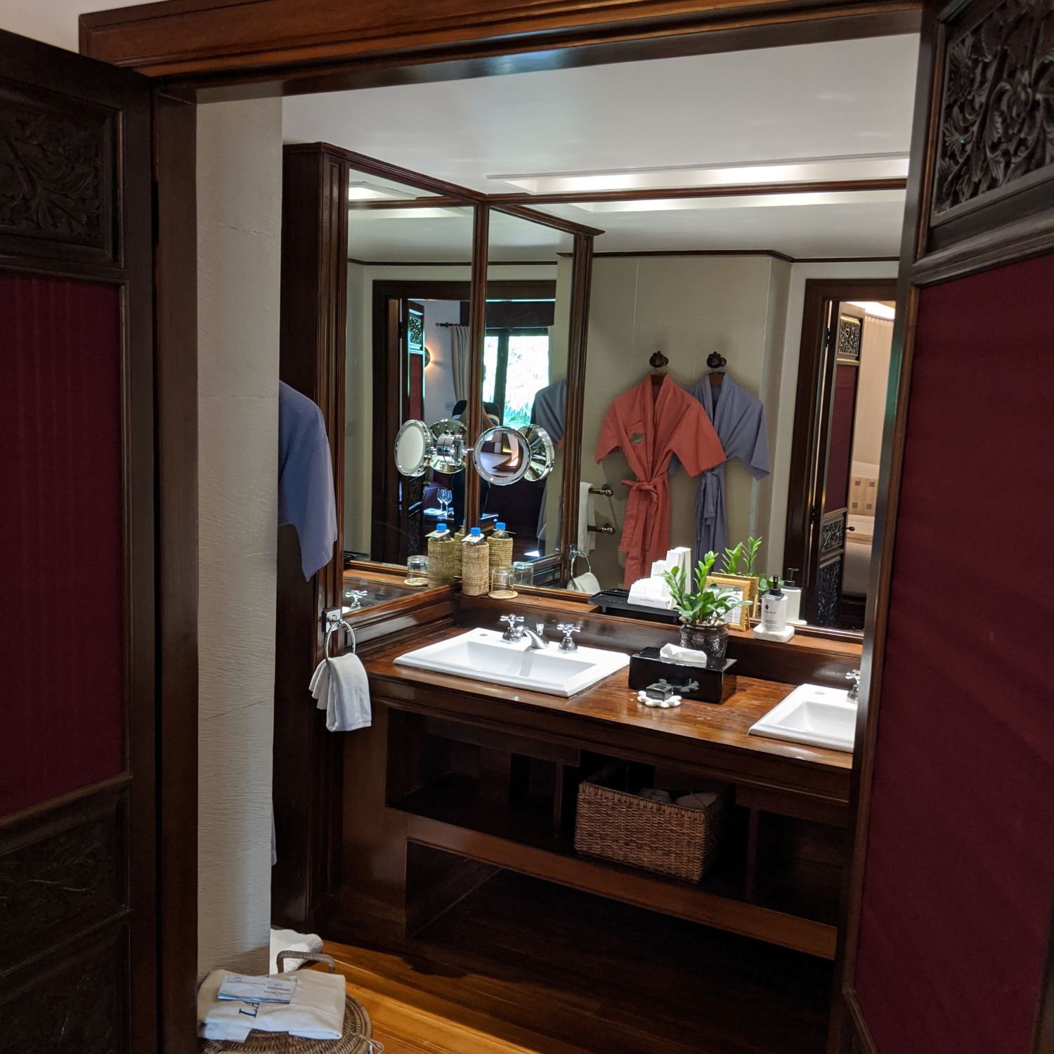 belmond governor's residence yangon governor's room bathroom