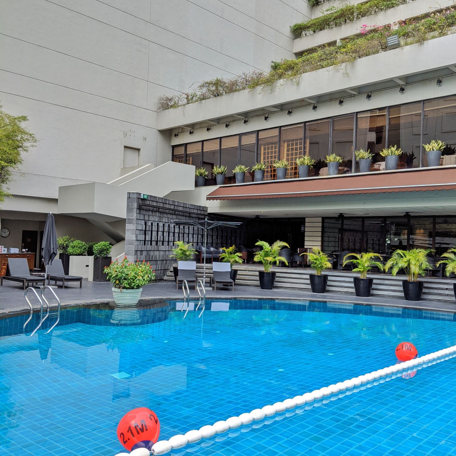 regent singapore swimming pool