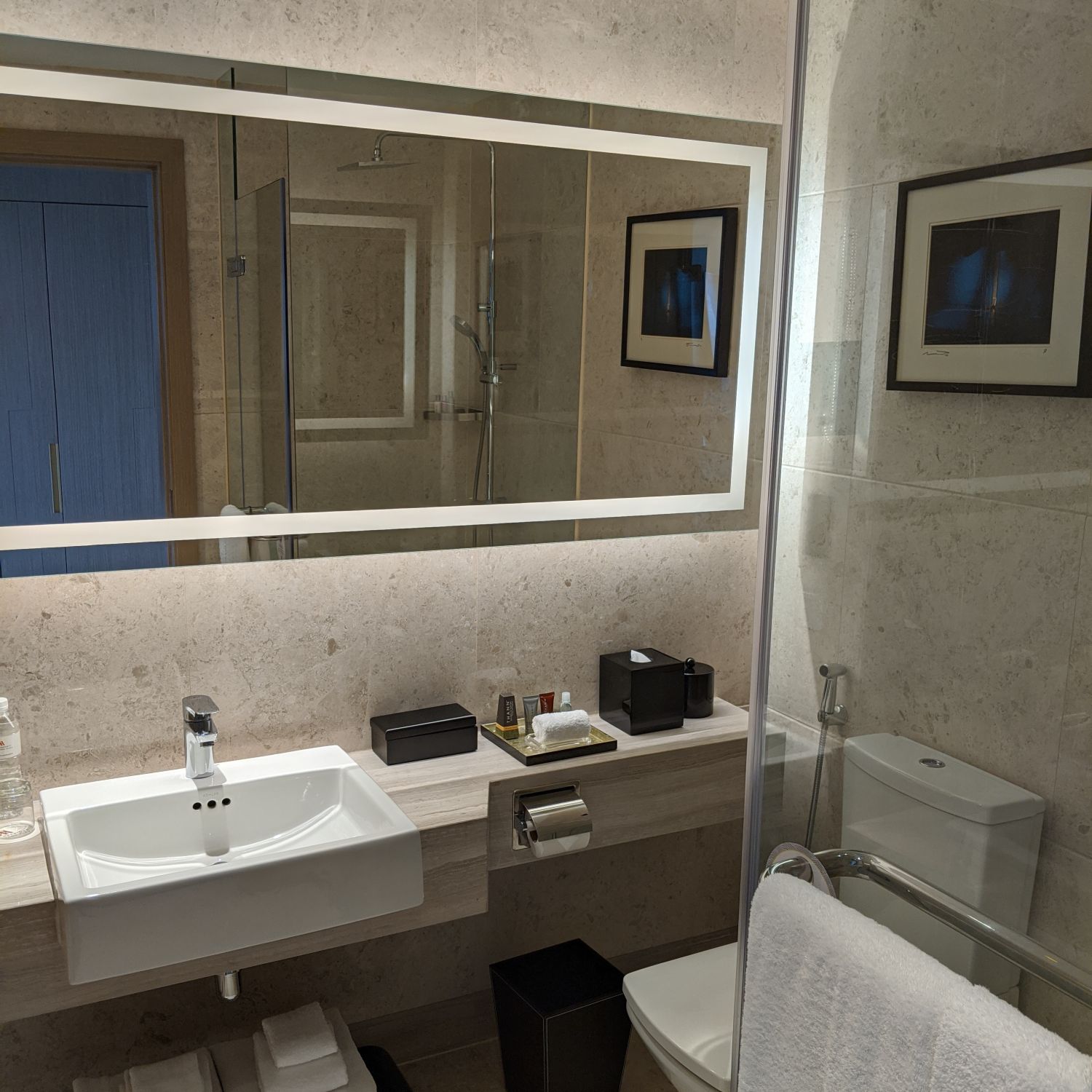singapore marriott tang plaza hotel executive premier room bathroom