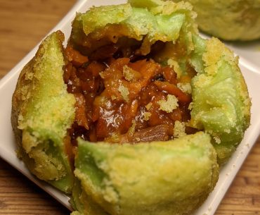 sum dim sum Signature Pandan Crispy Pork Bun