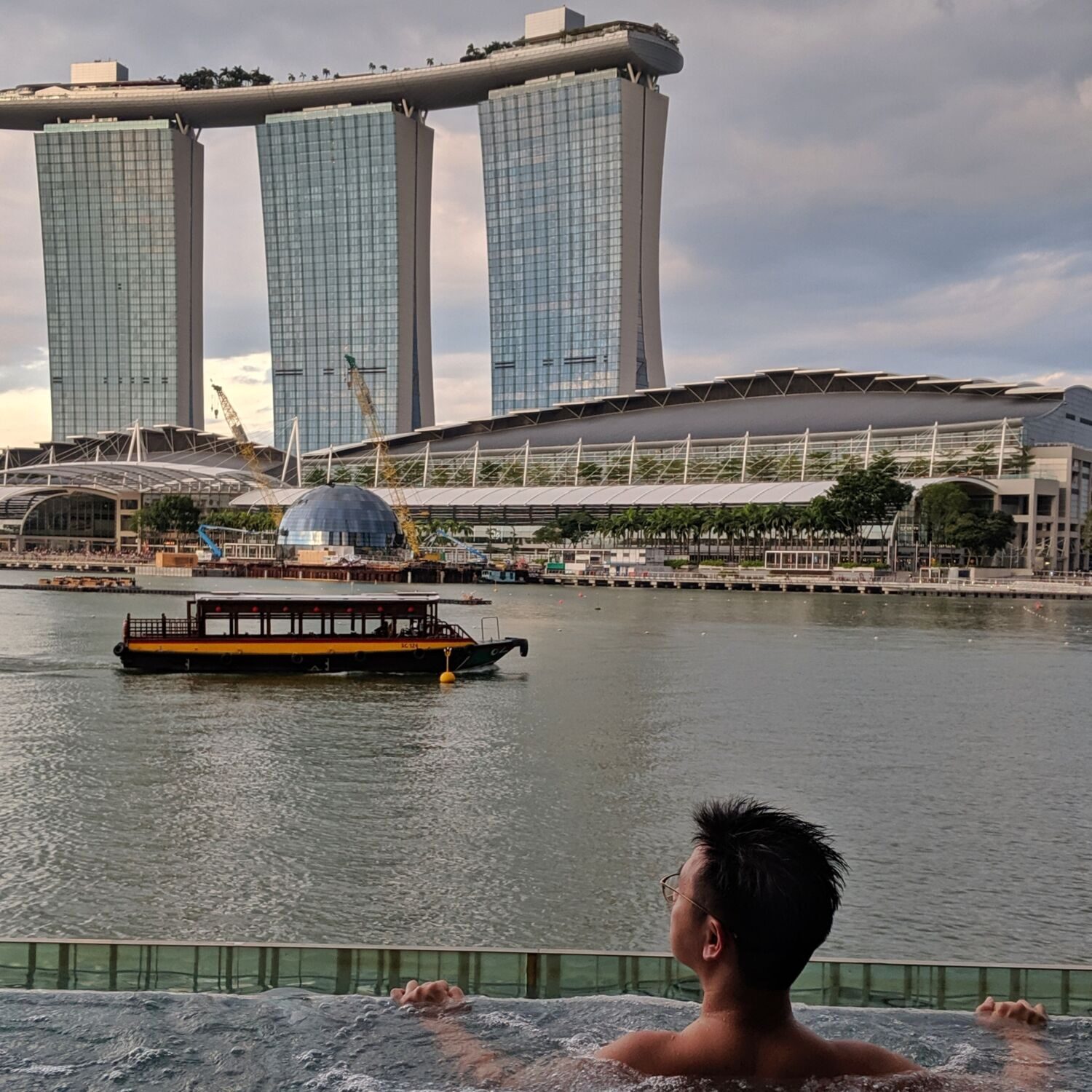 The Fullerton Bay Hotel Singapore Premier Bay View Room with Jacuzzi