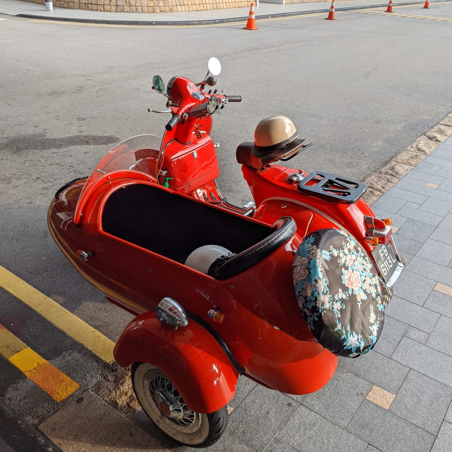 mandarin oriental singapore vintage vespa sidecar ride