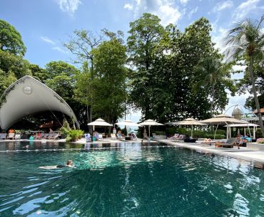 Sofitel Singapore Sentosa Resort & Spa swimming pool