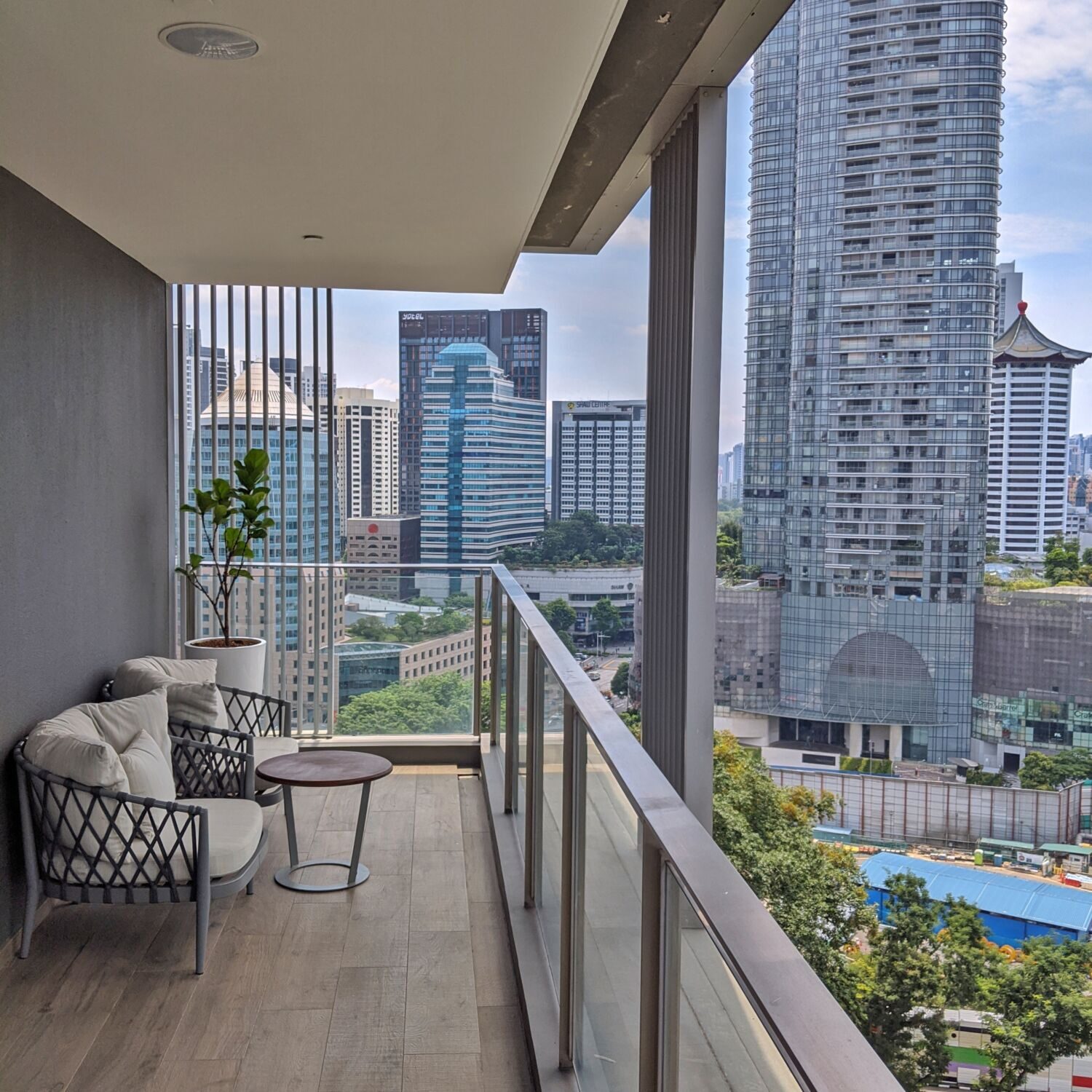 Fraser Residence Orchard Singapore One-Bedroom Executive Terrace Balcony