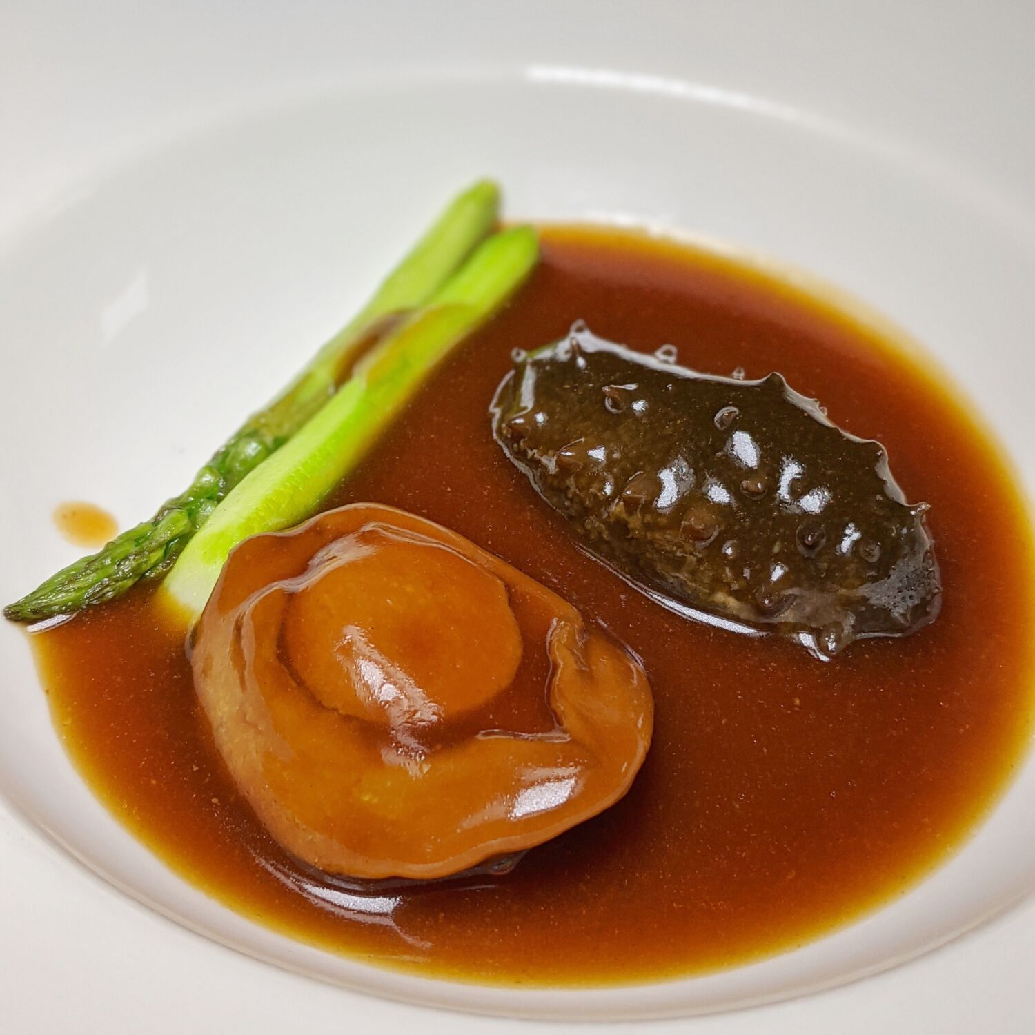 Mandarin Orchard Singapore Shisen Hanten Braised Australian Two-head Whole Abalone with Premium Sea Cucumber in Oyster Sauce