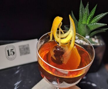 The Capitol Kempinski Hotel Singapore The Bar at 15 Stamford Manhattan