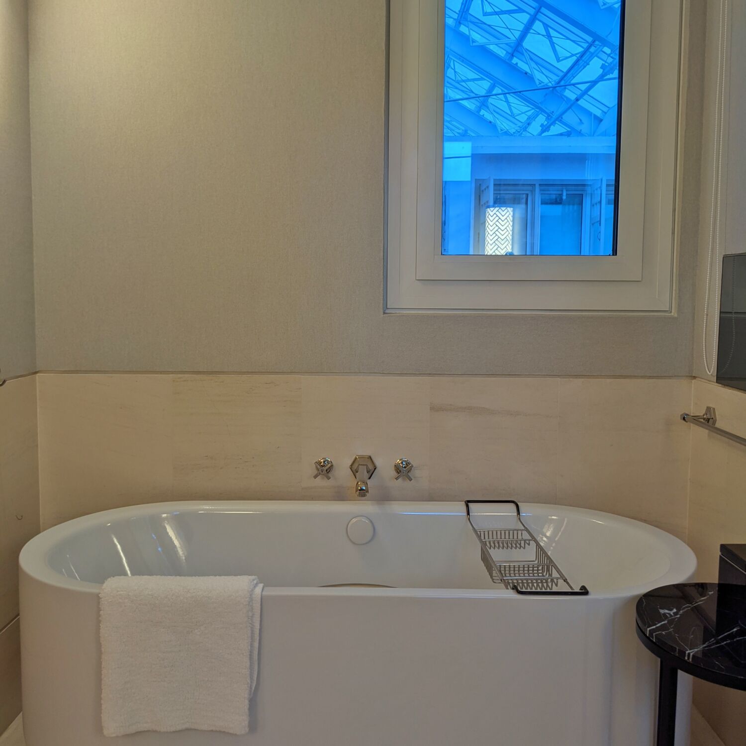 The Capitol Kempinski Hotel Singapore Classic Room Bathroom