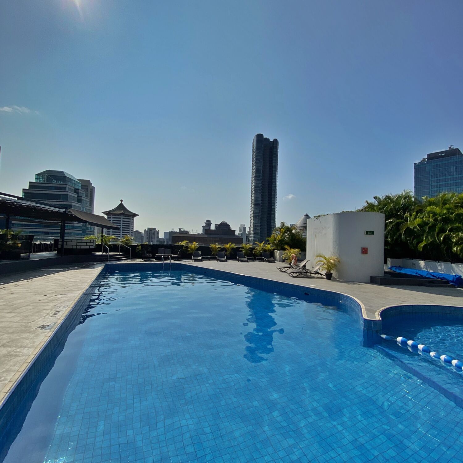 voco Orchard Singapore Rooftop Swimming Pool