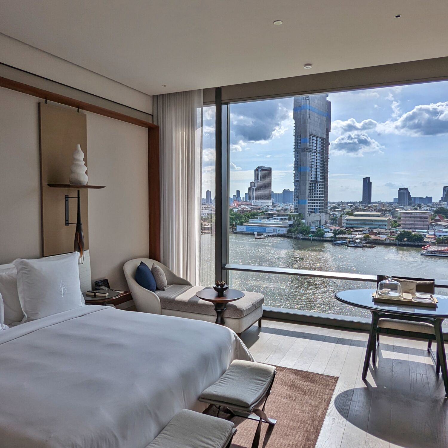Four Seasons Hotel Bangkok at Chao Phraya River Premier River-View Room