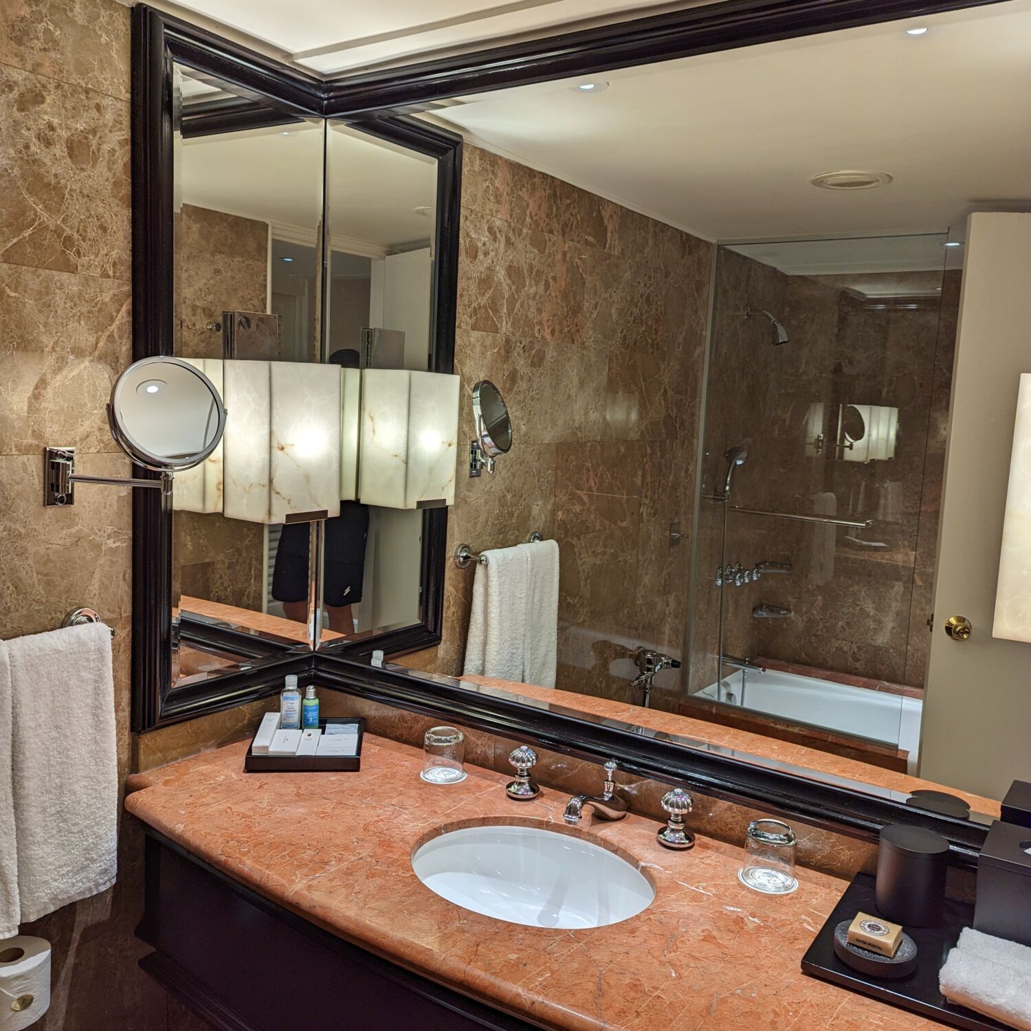 Regent Singapore Premium Room High Floor Bathroom