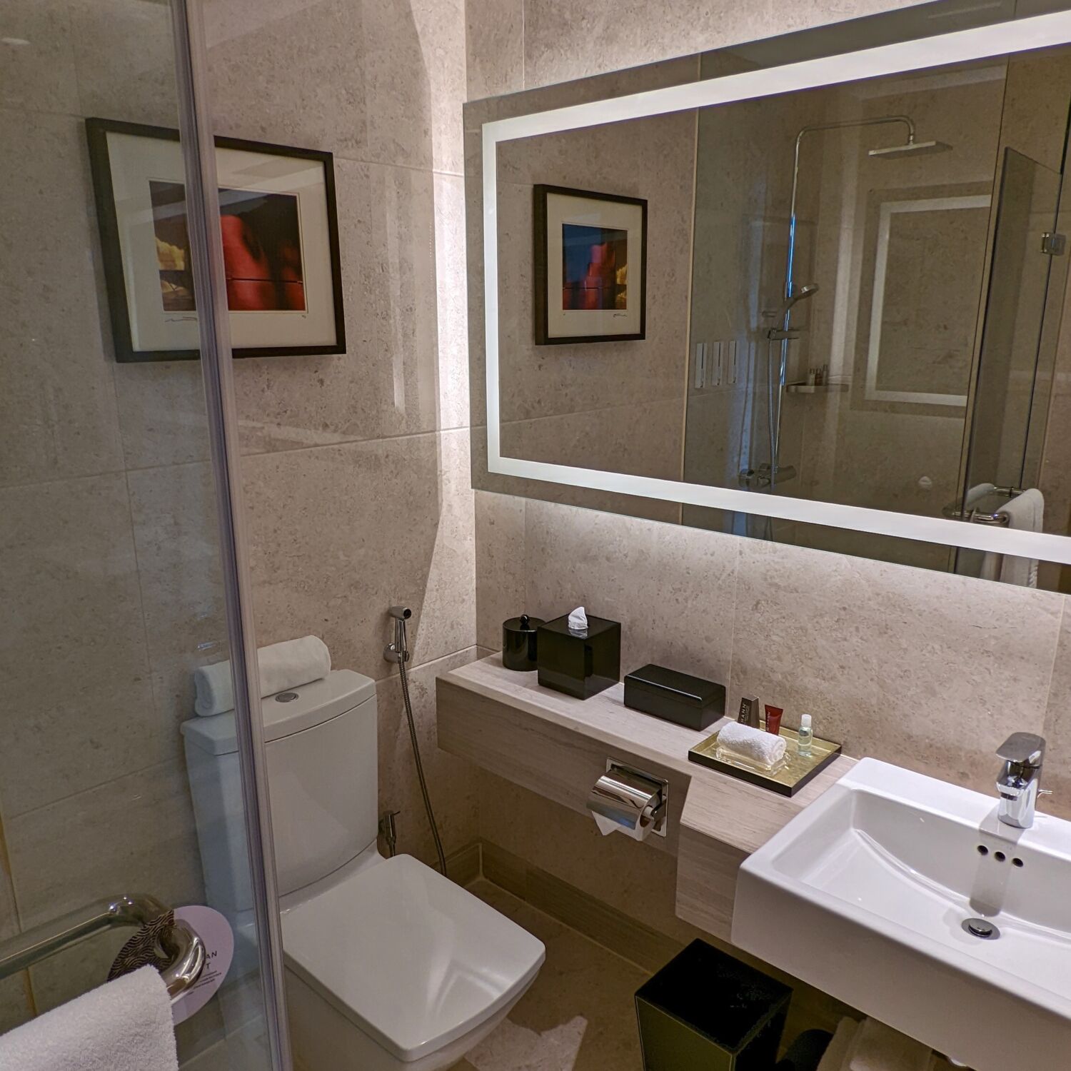 Singapore Marriott Tang Plaza Hotel Executive Premier Room Bathroom