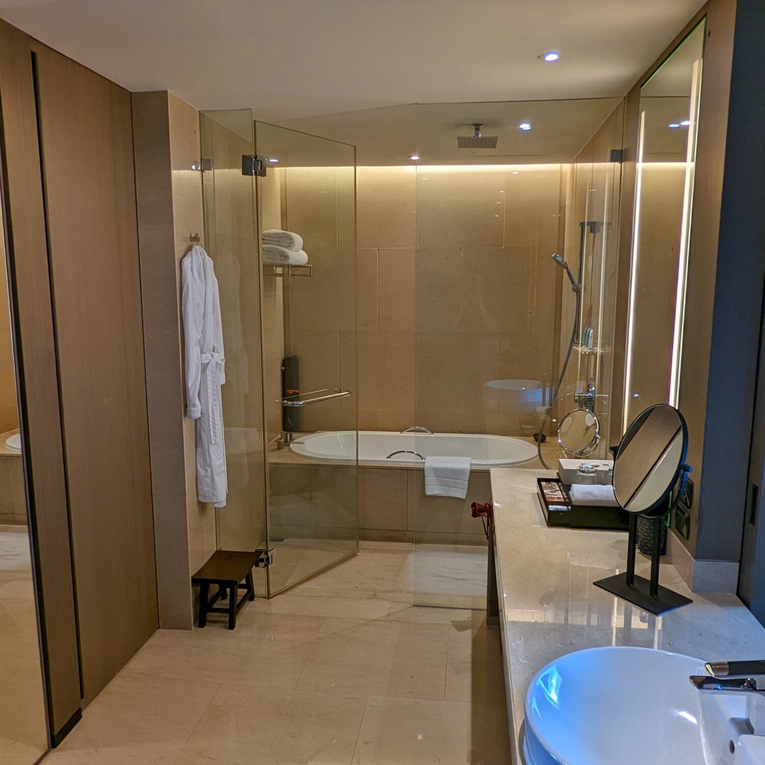 The Okura Prestige Bangkok Premier Club Room Bathroom