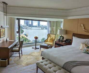 Mandarin Oriental Bangkok Deluxe One-Bedroom Suite Bedroom