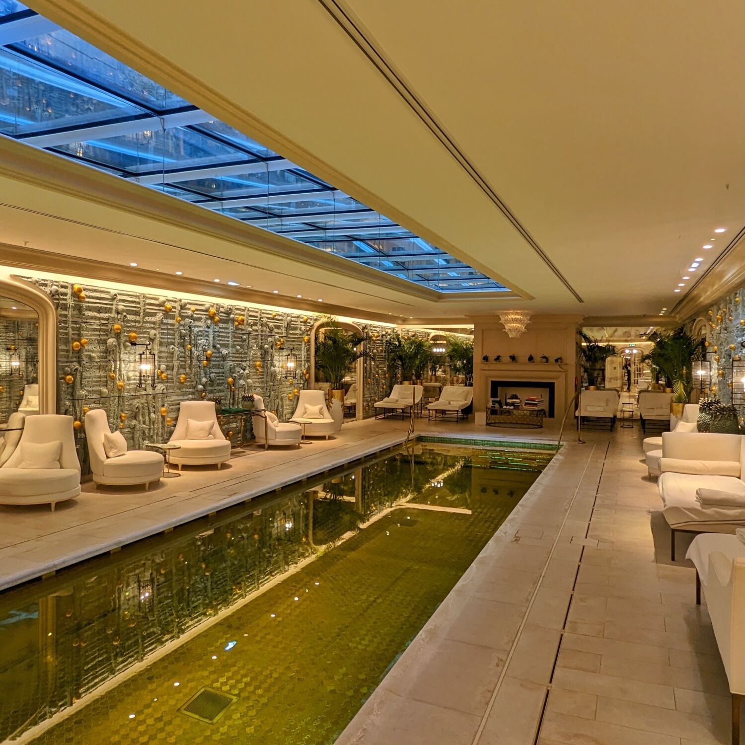 Hôtel de Crillon, A Rosewood Hotel Sense, A Rosewood Spa Swimming Pool