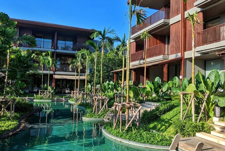 Hotel Review: Andaz Pattaya Jomtien Beach (King Bed Lagoon Access) – Lush Beachfront Sanctuary with Panpuri Spa in Pattaya