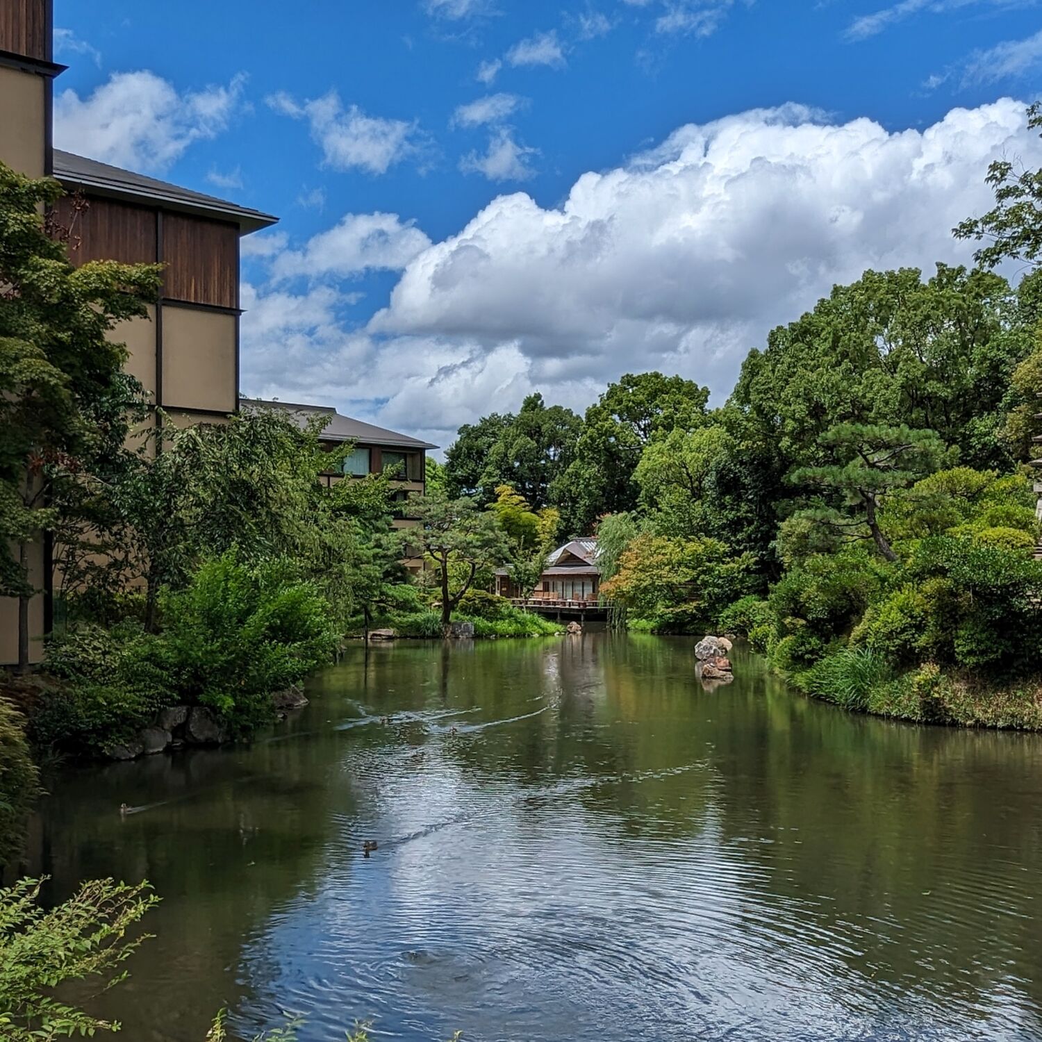 Four Seasons Hotel Kyoto Shakusui-en Pond Garden