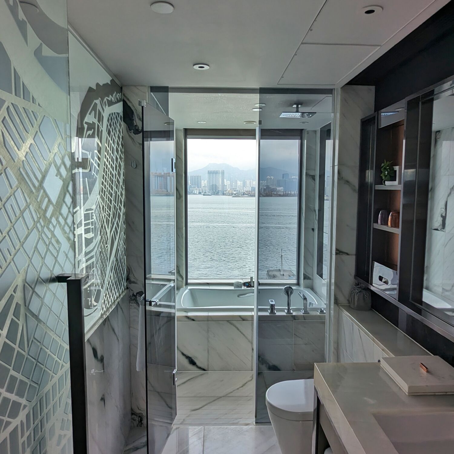 Hyatt Centric Victoria Harbour Hong Kong Harbour View Deluxe Bathroom