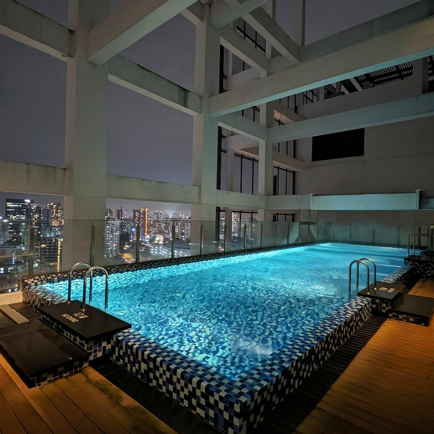 One Farrer Hotel Singapore Rooftop Swimming Pool