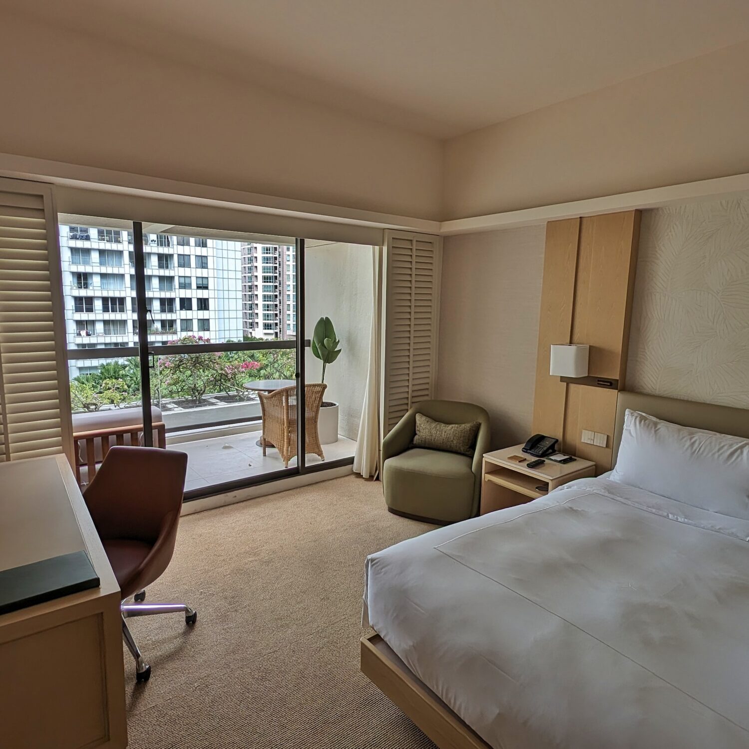 Conrad Singapore Orchard King Deluxe Suite