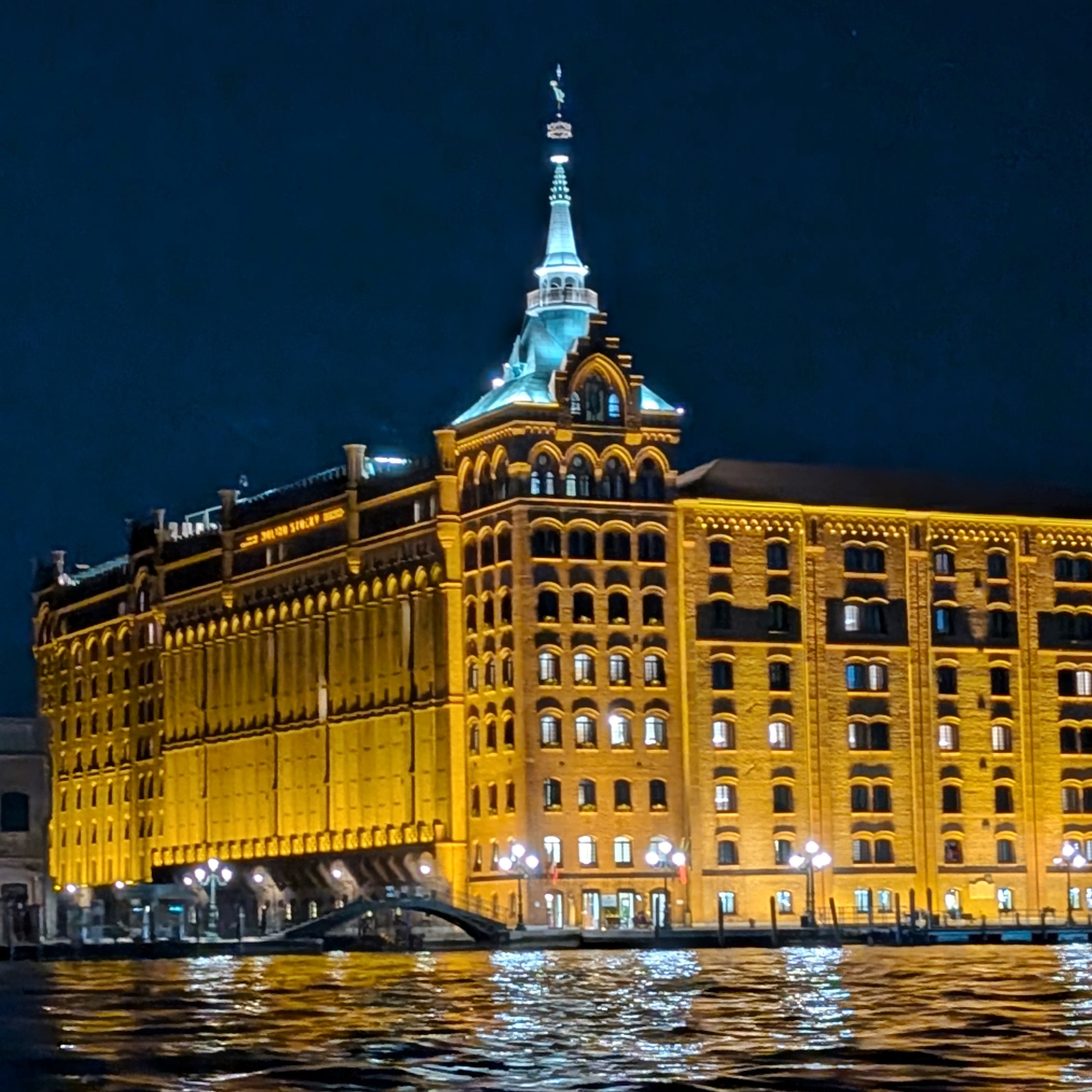 Hilton Molino Stucky Venice Facade