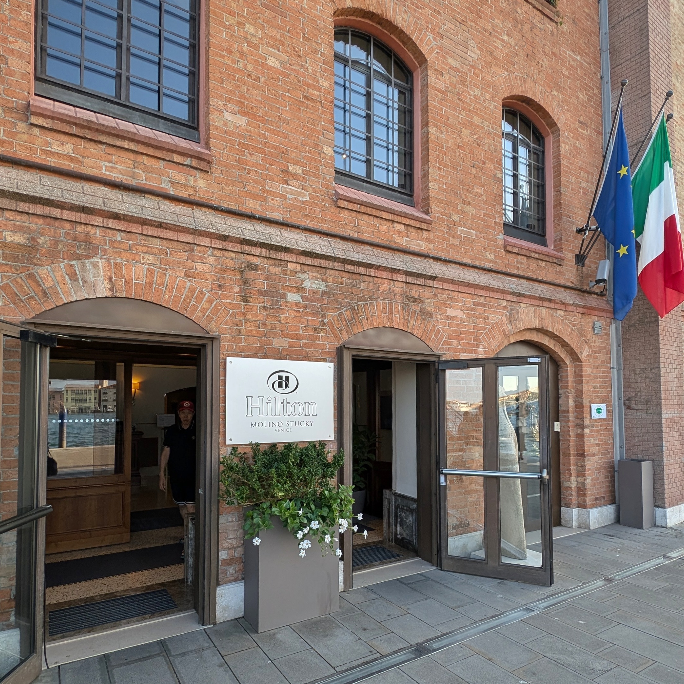 Hilton Molino Stucky Venice Entrance