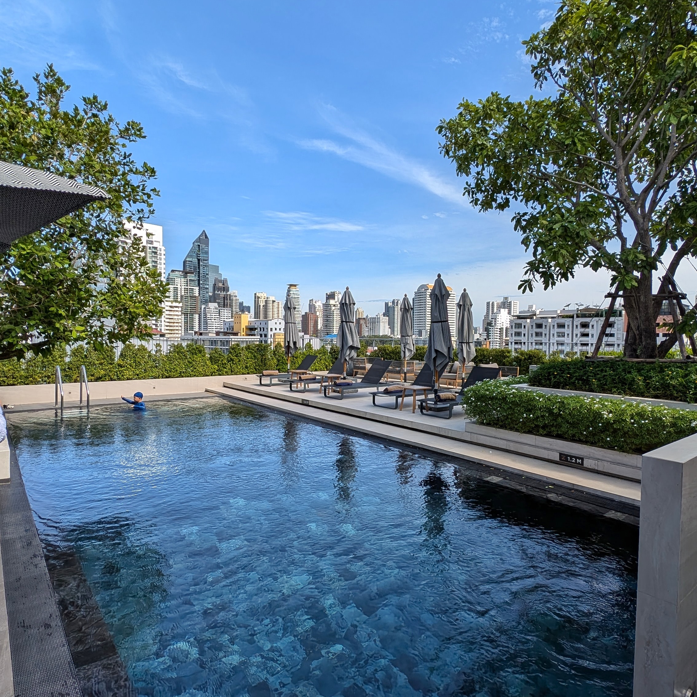 Madi Paidi Bangkok, Autograph Collection Swimming Pool