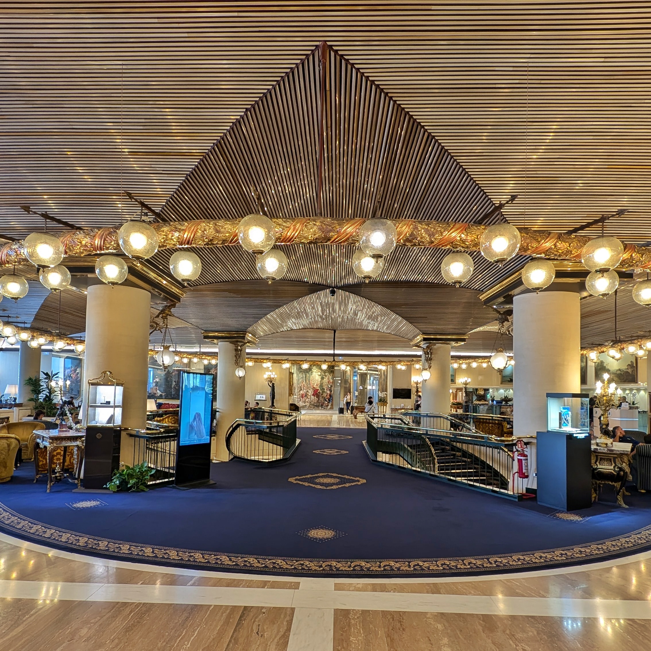 Rome Cavalieri, A Waldorf Astoria Hotel Lobby