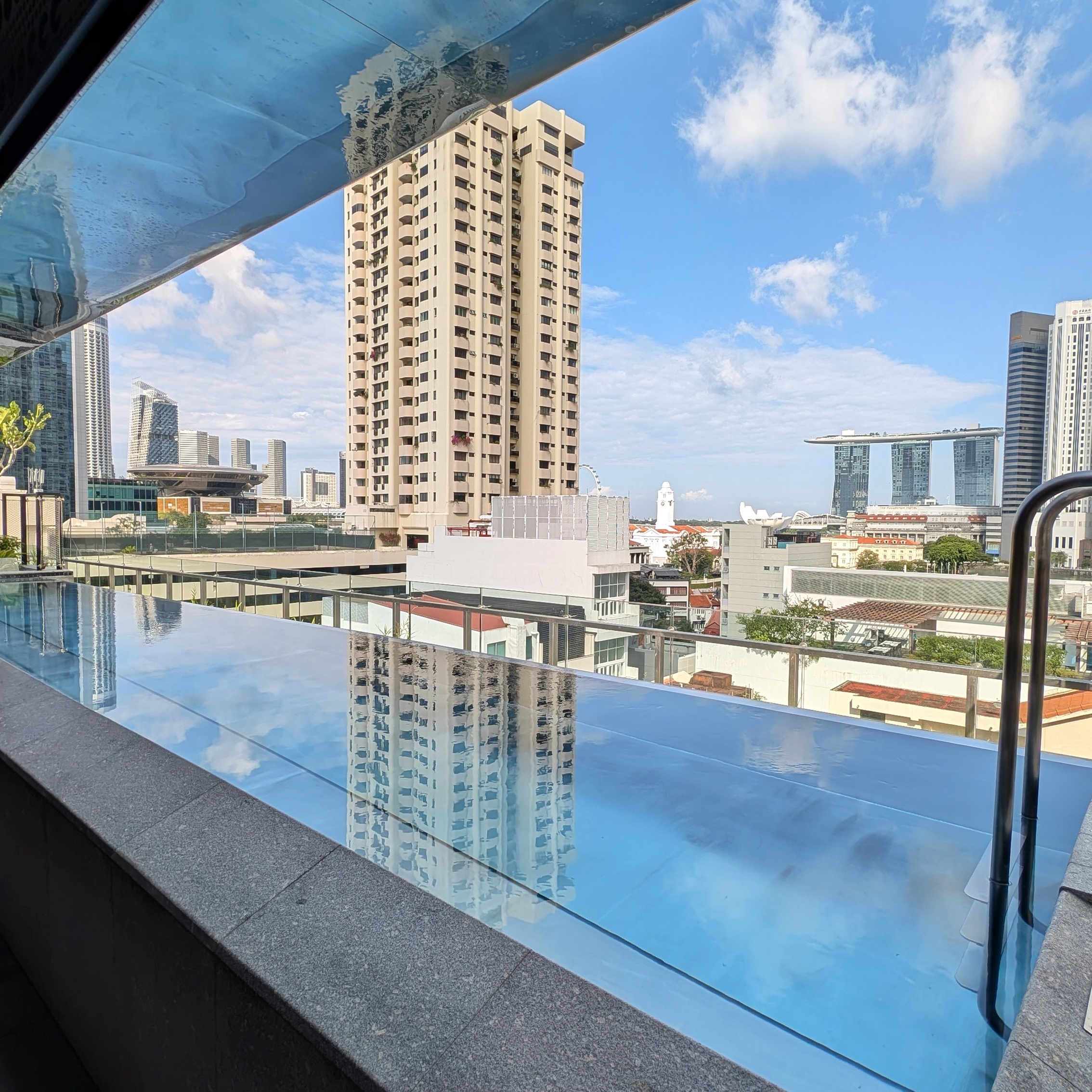 21 Carpenter Singapore, A Member of Design Hotels Rooftop Infinity Pool