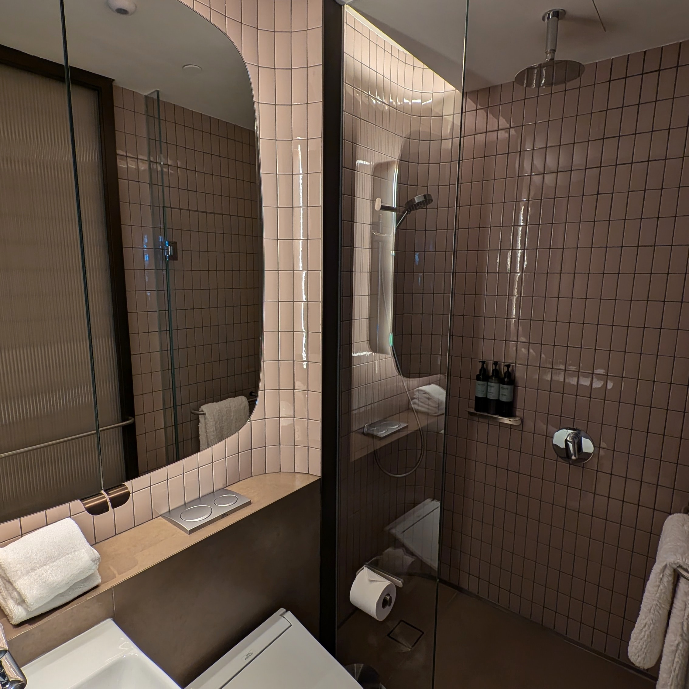 21 Carpenter Singapore, A Member of Design Hotels Heritage Balcony Suite Bathroom