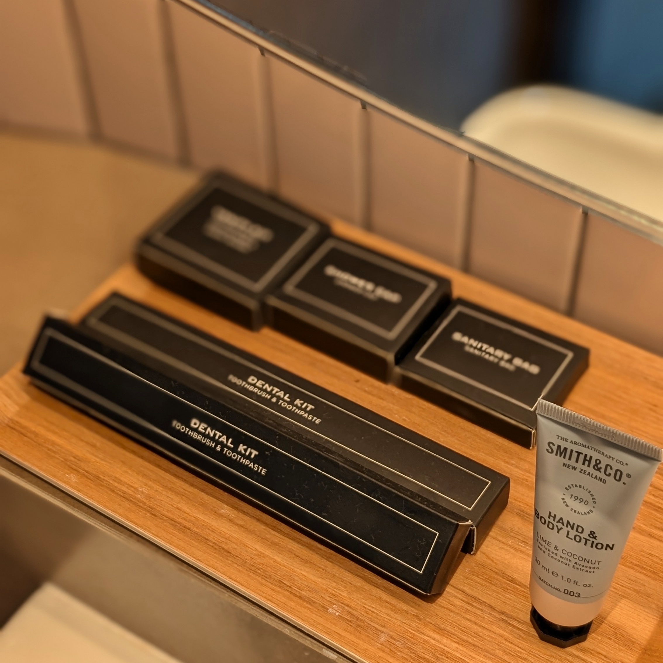 21 Carpenter Singapore, A Member of Design Hotels Heritage Balcony Suite Bathroom Amenities